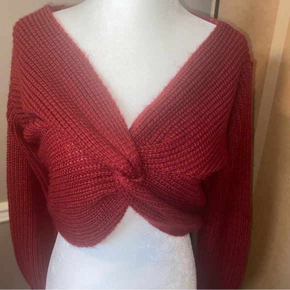 Zaful burgundy crop shrug - Picture 3 of 4